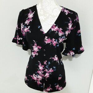 CeCe beautiful fluffy short sleeve black button front floral top size M